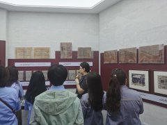 <b>走進檔案館，領(lǐng)悟獨特魅力</b>